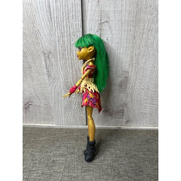 Monster High Doll Ghouls Get Away Jinafire Long Neon Green Hair - Picture 4 of 6